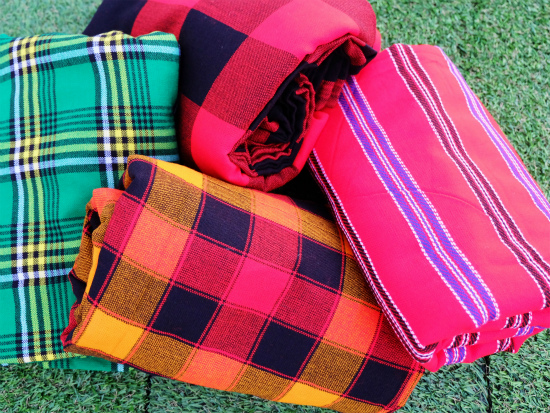 Nungwiのイケイケなマサイ達とパシャリ📸😎🇹🇿 ビーチにいるマサイ族は基本的に英語が話せて人によってはイタリア語とかも話せるマサイもいる😁それぞれつけてるビーズの柄が違うから見てて楽しい😎ザンジバル島 マサイ族 タンザニア アフリカ ザンジバル