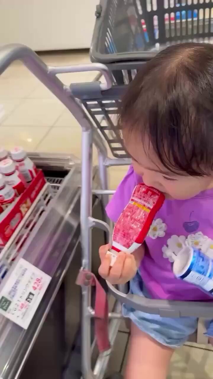 土屋太鳳、子どもとのプライベート・思い出写真公開 佐藤健＆山崎賢人からコメントも＜たおリズム＞ - モデルプレス