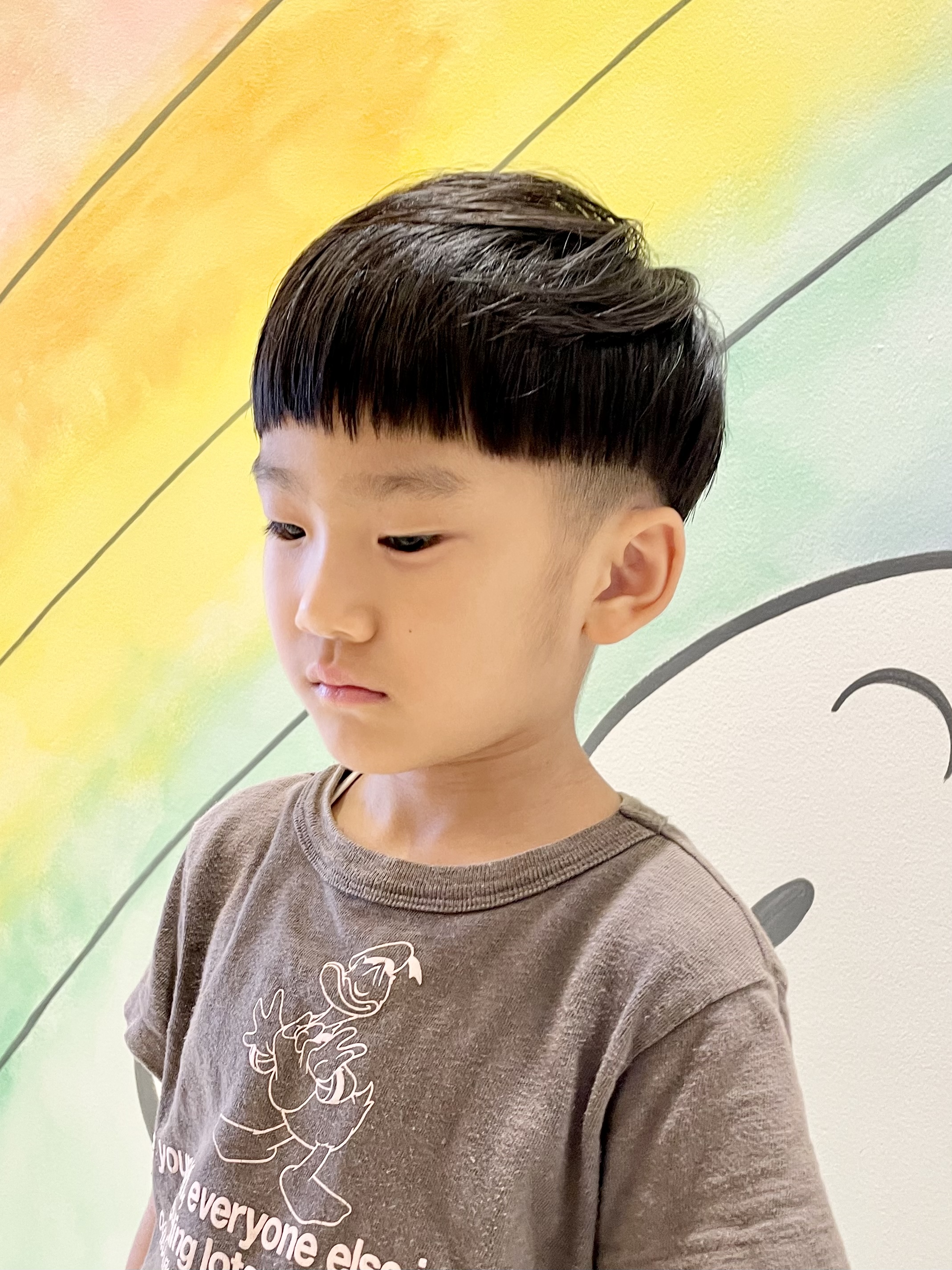 子供に人気ツーブロック髪型30選！！小学生男の子、キッズに似合うヘアスタイル - サロンセブン