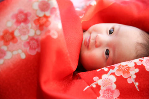 1ヶ月半のTちゃんはスクスク元気に成長中です♡ お宮参り女の子初宮参り・七五三なら「水天宮前写真館」お宮から徒歩１分のフォトスタジオ