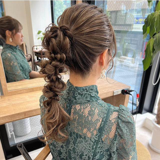 花嫁にもお呼ばれにも人気のヘアスタイル「編みおろし」プランナーブログ大阪のホテルウエディング・結婚式ホテル日航大阪hotel nikkoosaka 公式サイト