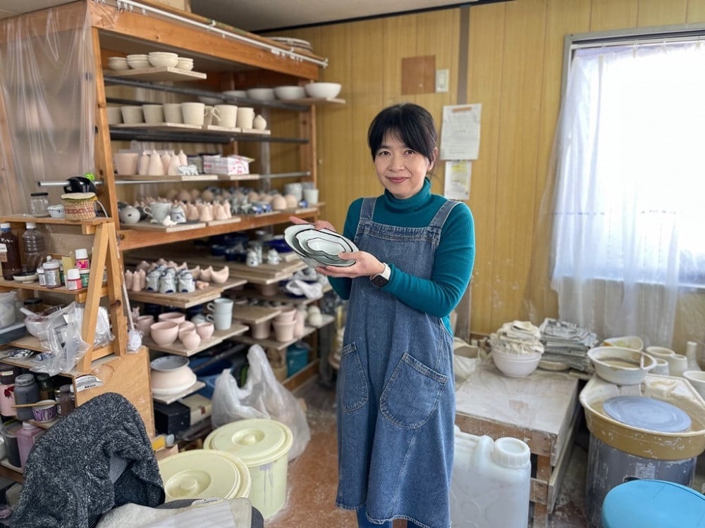 Amazon.co.jp: 花も嵐も 11男4女17人のナニワの大家族がやってきた! : 大道 絵里子: Japanese Books