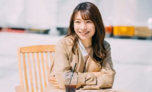 近寄りがたい」と思われる女性に共通する特徴と印象の変え方みのり当たる無料占い＆恋愛占い