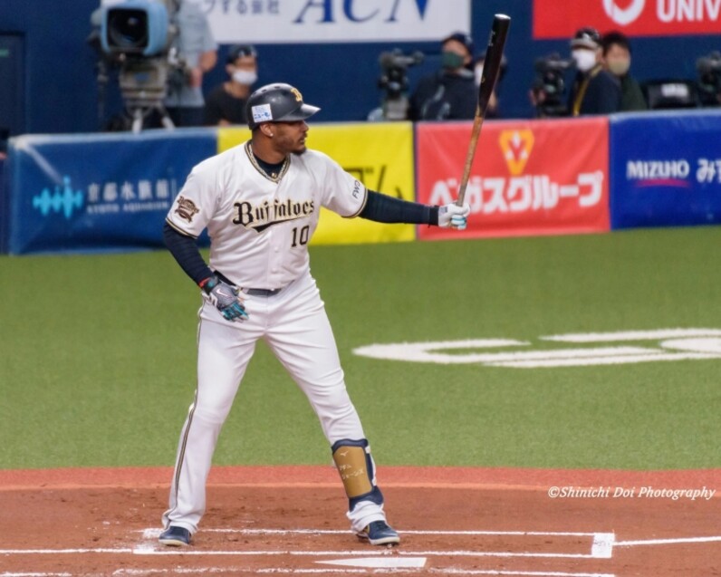 人生の第二章アダム・ジョーンズ