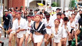 博多祇園山笠 「おいさー！」千代流の子供山笠勢い水を浴びて2キロのコースを元気に駆ける