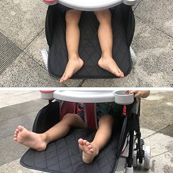 新生児 足 ピーン 抱っこTikTok