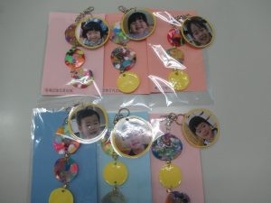 異年齢 ３、４歳児 の母の日のプレゼント製作 - ながさわ保育園