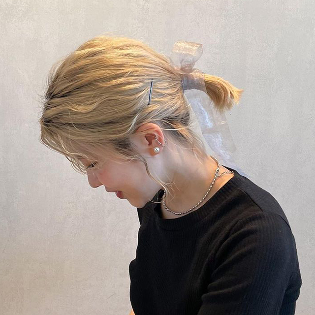 ルーズポニーテール風アレンジ：アレンジビューティーBOXヘアカタログ