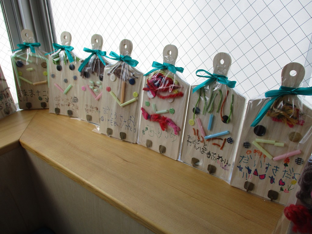 5歳児 入園式を彩る！年長クラスからのプレゼント製作にチャレンジ保育士を応援する情報サイト 保育と暮らしをすこやかに ほいくらし