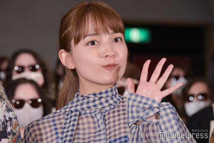 画像・写真 川口春奈、暑さに苦言？唇を噛んだアンニュイな表情に反響「暑くてお顔がゆがんでますよ！」「かわいすぎやしないですか」 17 24WEBザテレビジョン