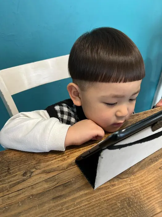 0〜３歳のカットは、美容室に行ってもいい？パパママでも切れる？ キッズカット① 操作イトウ@美容師なのにライタ