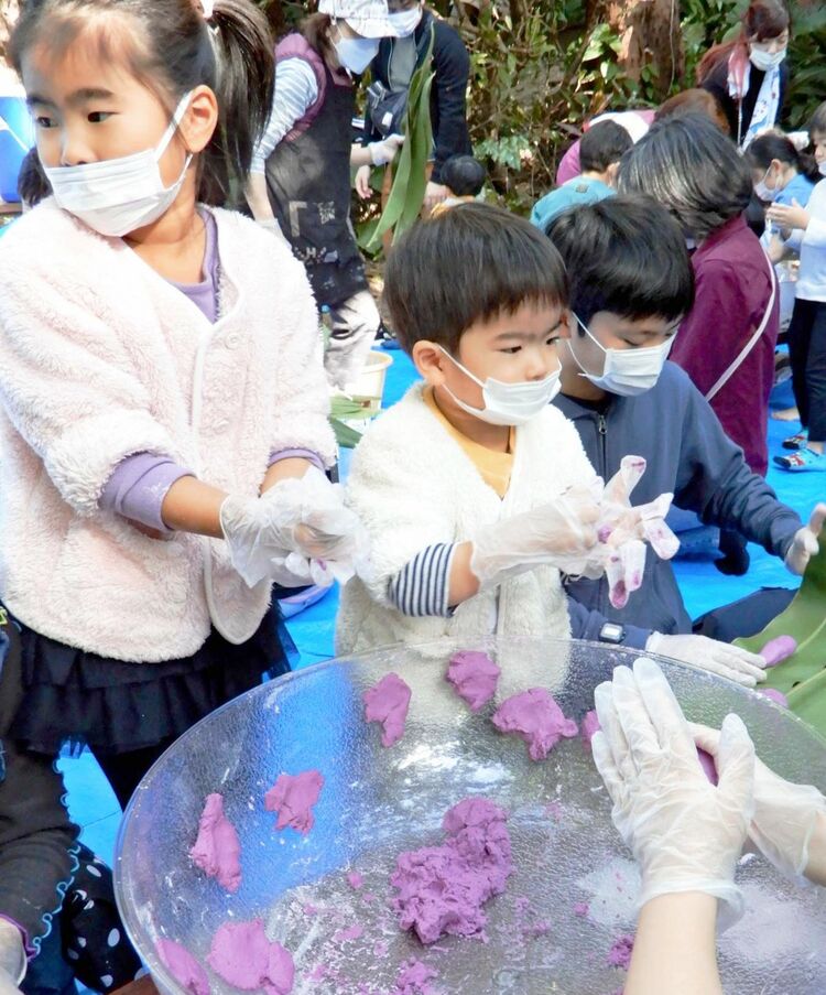 千代女ゆかりの寺で一句 金城大短大部生が教室：北陸中日新聞Web