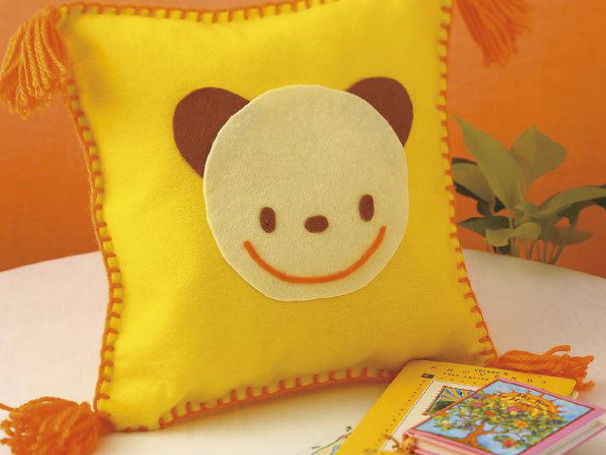 ♫,フェルトのサシェ , 時々小学生と手芸を, 楽しんでいます, 今日はW子どもプラザさんに, 行ってきました, 春休みの子どもプラザ😆,元気いっぱいの子ども達が, 迎えてくれました, 作ったのはフェルトのサシェ, 覚えてしまえば, 簡単ですが, 最初は苦戦する子も多く,でもだんだん要領良く, 作っていました, 色とりどりのサシェが, 沢山出来上がり, 楽しんでもらえました✨,