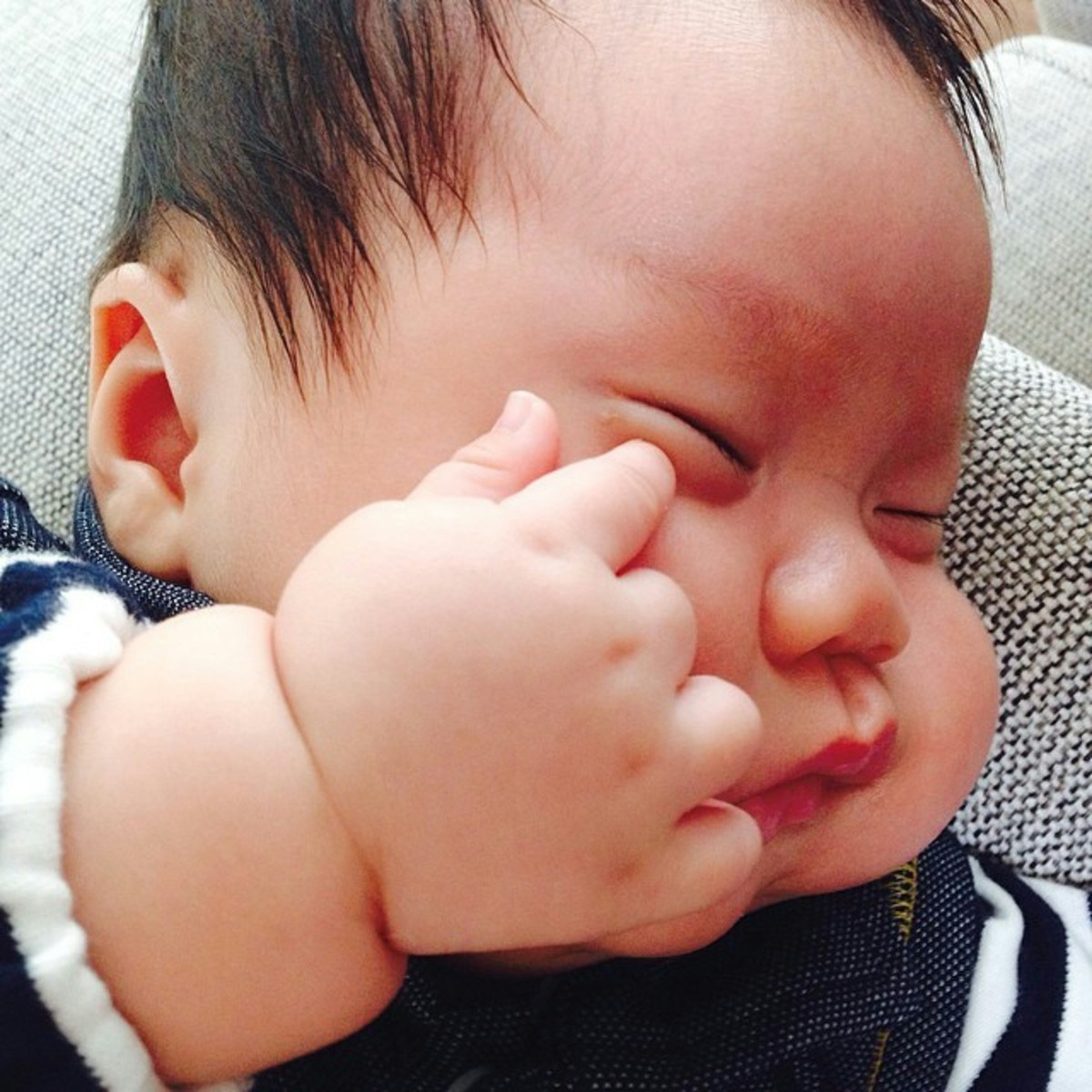 いろはまる。18歳差兄妹の日常もちもちほっぺを今日もご堪能ください🤤Instagram