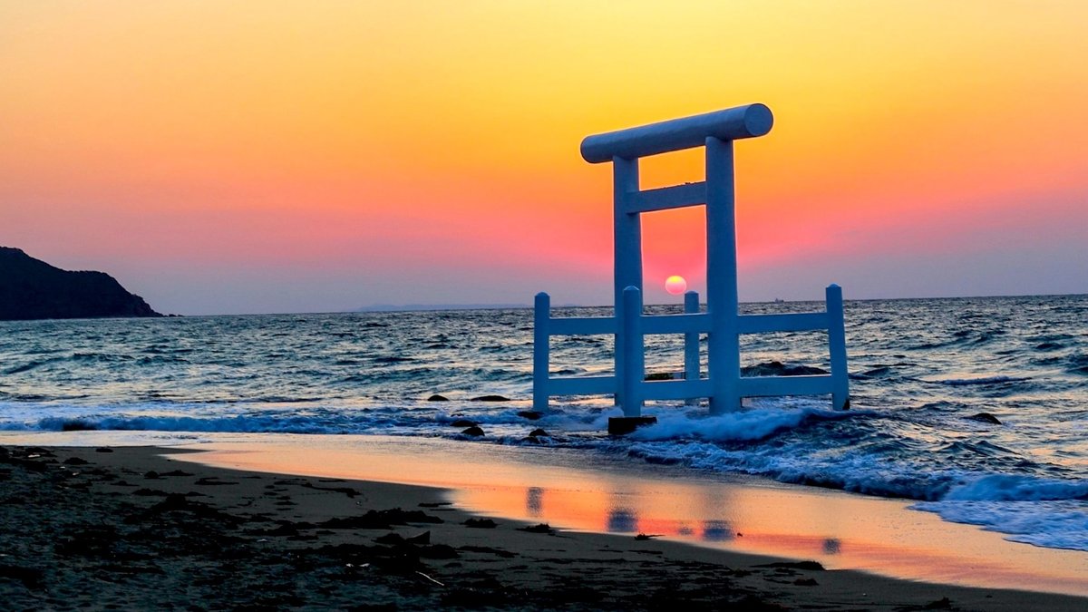 糸島定番スポット 桜井二見ヶ浦の夫婦岩は老若男女に人気