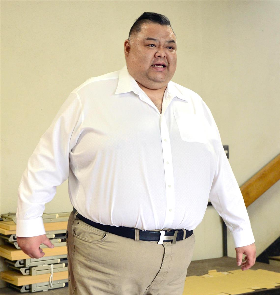 女将より 昨日は、後援会の方々から、田子ノ浦部屋五周年の激励会のお祝いを盛大にしていただきました。 素晴らしい会で親方も私も感無量でした。そして今日は、若い衆から親サプライズで、日頃の感謝のとお祝いの言葉をもらい、夫婦揃ってまた号泣してしまいました