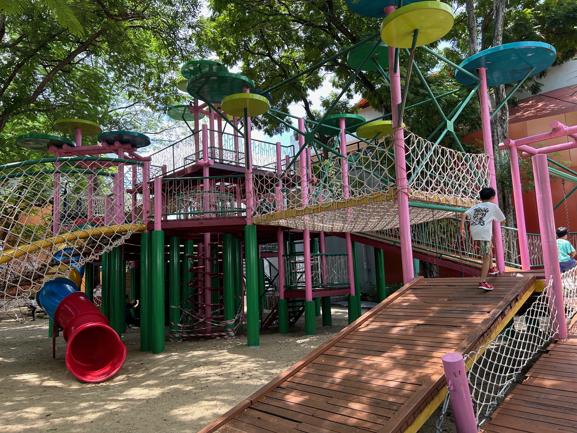 蜻蛉池公園の大型遊具やロング＆ローラーすべり台が子供に大人気！ 大阪・岸和田市カワチビ