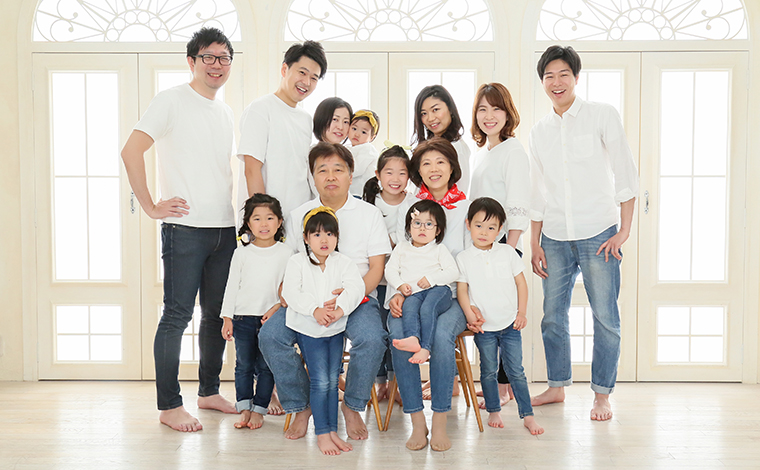 服装はどうする？おしゃれな家族写真をご紹介！studio Orange