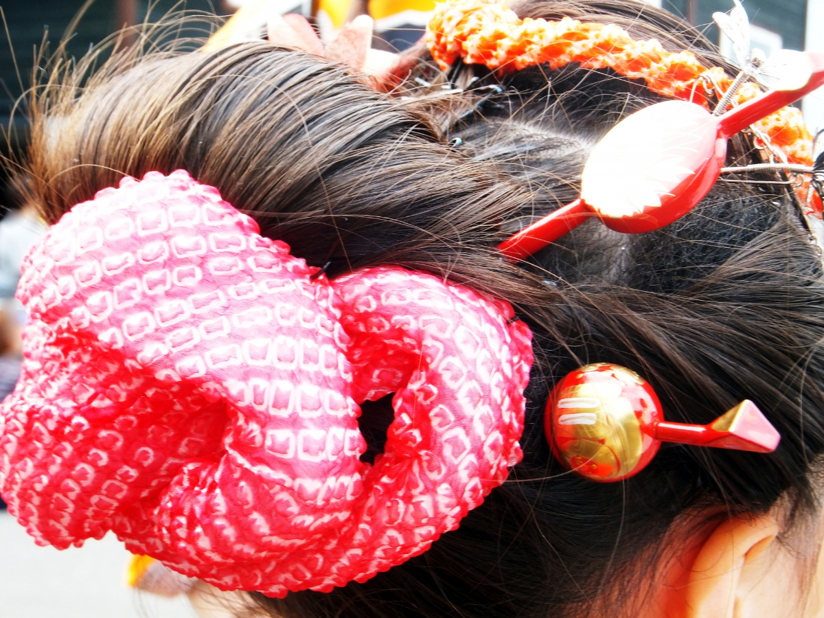 十三参り じゅうさんまいり の髪型・任日本髪・桃割れ風お祝いの着物