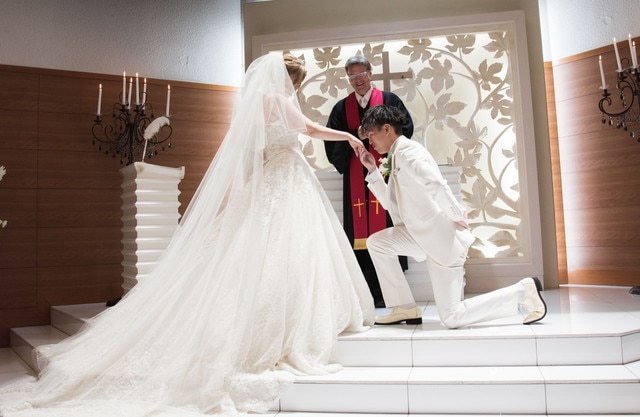 唇？ほっぺ？おでこ・あなたはどこに誓いのキスをする？グレイスヒル・オーシャンテラス 鹿児島県鹿児島市の結婚式場・ゲストハウス 公式