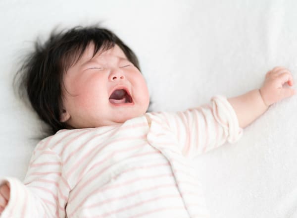 添い寝を安全に 赤ちゃんを優しくガード♡布団やベッドで使えるおすすめグッズ10選4yuuu