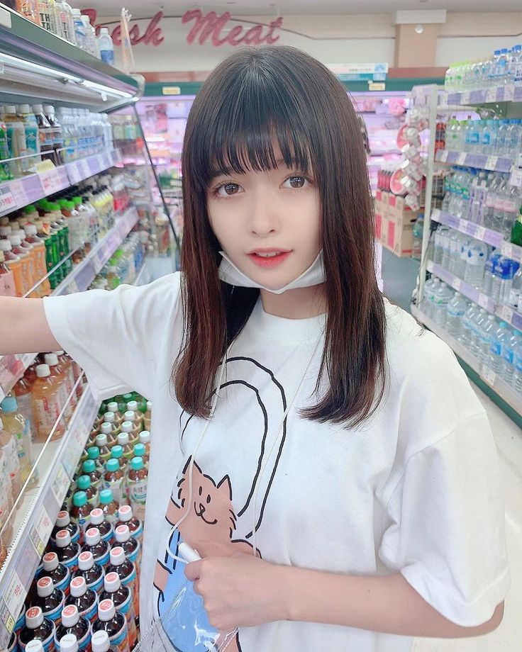 無料DL版 女性立ち絵＜ポーズA＞絵：あかつきひな - あかつきひな - BOOTH