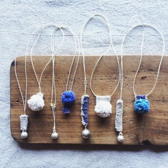 black means お守りケースネックレス・レッド - tity