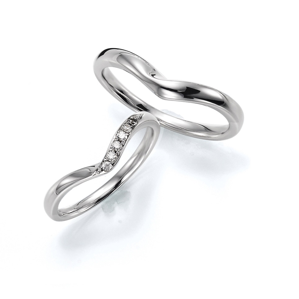 結婚指輪ワックスコースできる限り、細く。 指にすっとなじむ、私たちらしい結婚指輪。ご予約・ご相談はお気軽にどうぞ🍇DM 公式LINEからお願いいたします。 SINCERITIERシンセリティア〒444-0011 愛知県岡崎市欠町字栗宿3-111:00-17:00 定休日水、木曜日 日曜