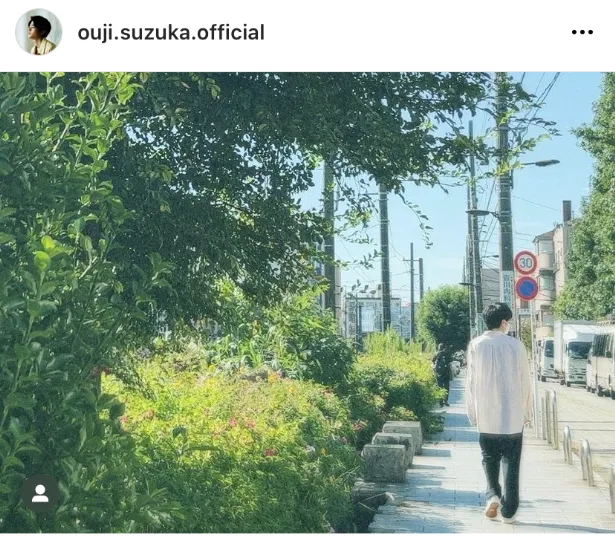 彼氏 後ろ姿 花火 インスタストーリーTikTok