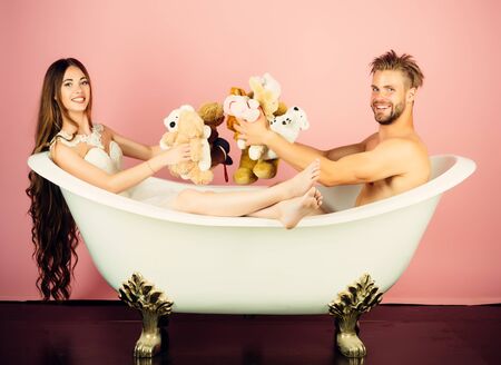 年の近い男女がお風呂場で入浴介助!? 「姉弟みたいな関係で、異性を感じたことはない」と言われたが、子供じゃないんだから ゴールドライフオンライン