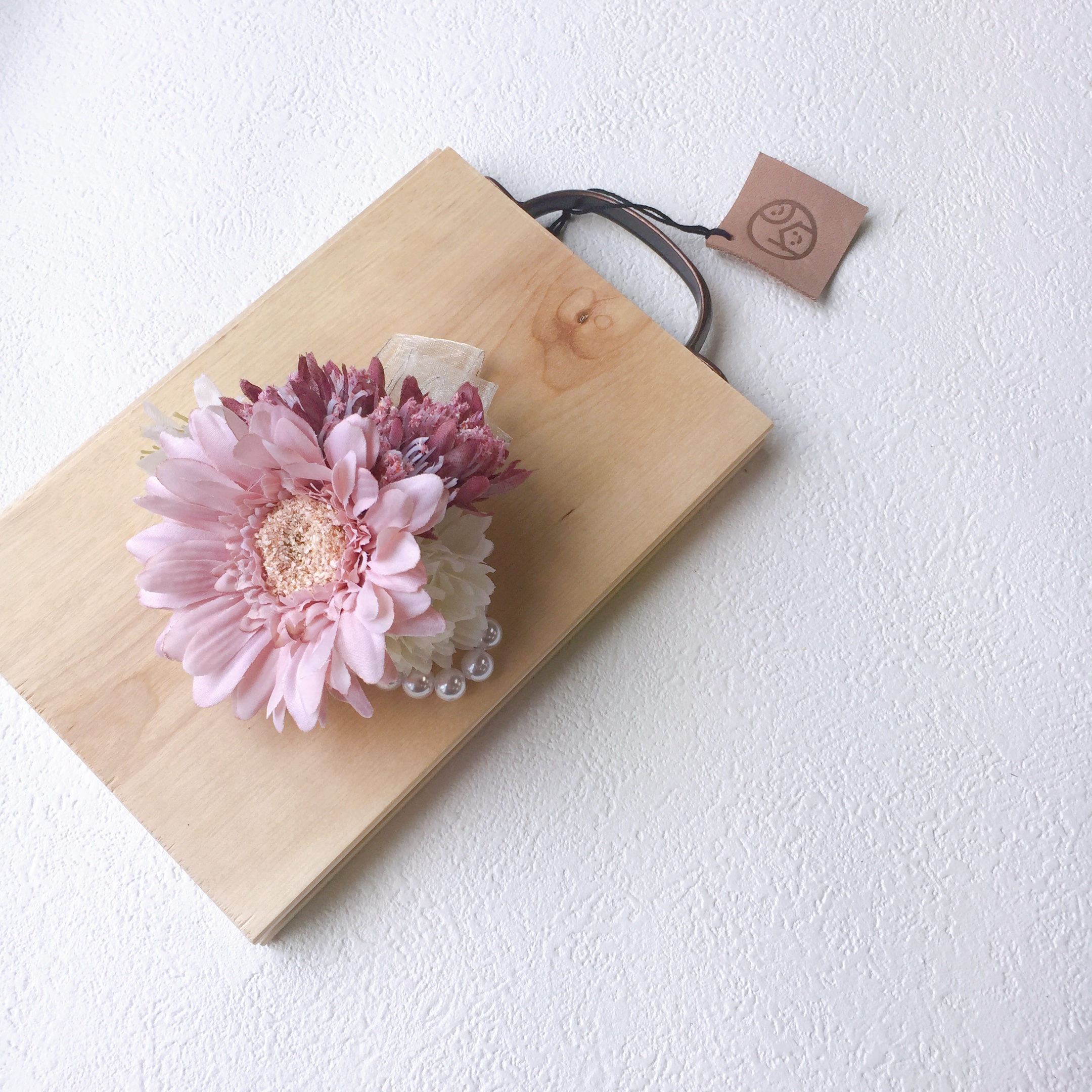 100均『ハレの日アクセサリー』まとめ！コサージュなどセレモニー、オケージョンスタイルに！ダイソー、セリア、キャンドゥ