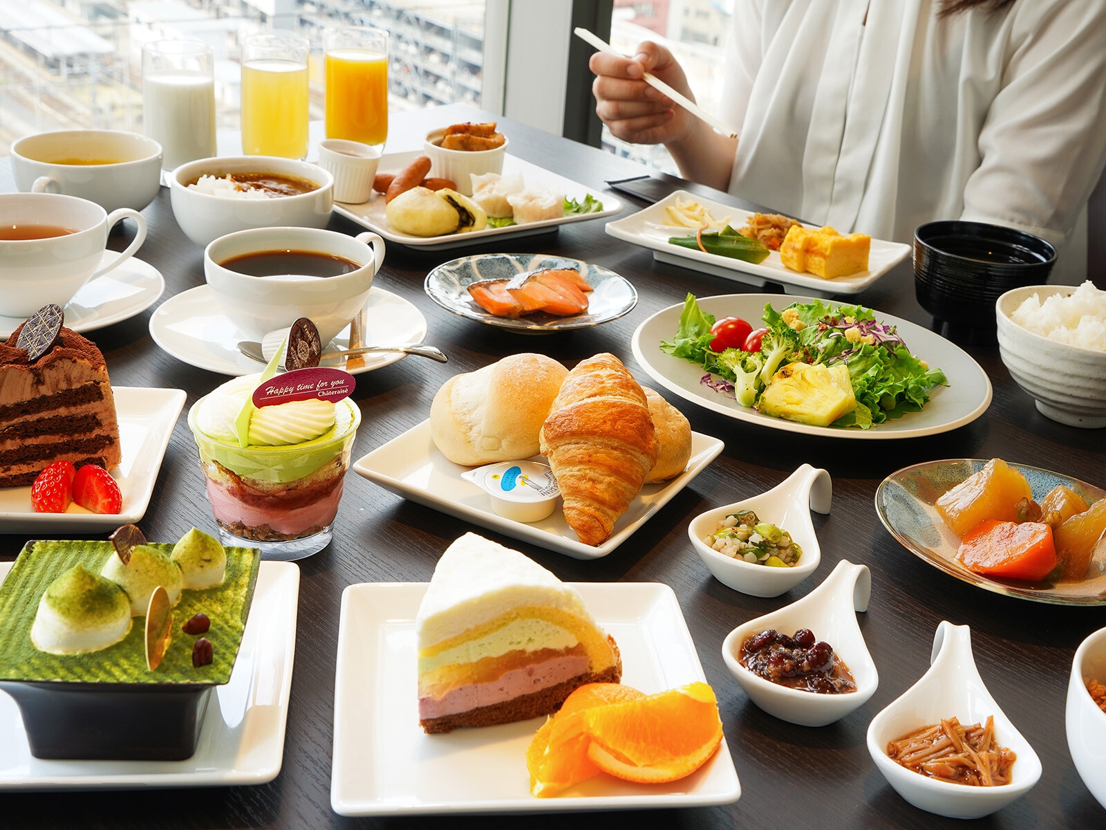 ドイツからのご家族連れ, 川に面したテラスでディナー😊, 温泉、サウナ、日本酒、ワイン , 手巻き寿司体験、お弁当作り ,楽しんていただけました🙏😊,kakurinbofujiヘリコプター minobusanonsenmonkmodevolunteer hikinghiddengemsjapaneseculturekinsugihitou