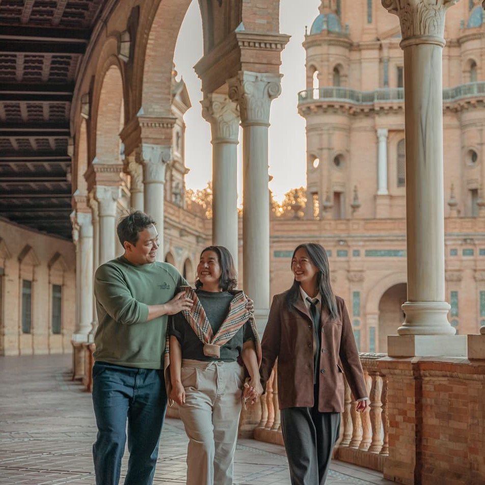 美奈子、家族11人が大集合！ 公式インスタグラム＠minako_officialから- スポニチ Sponichi Annex 芸能