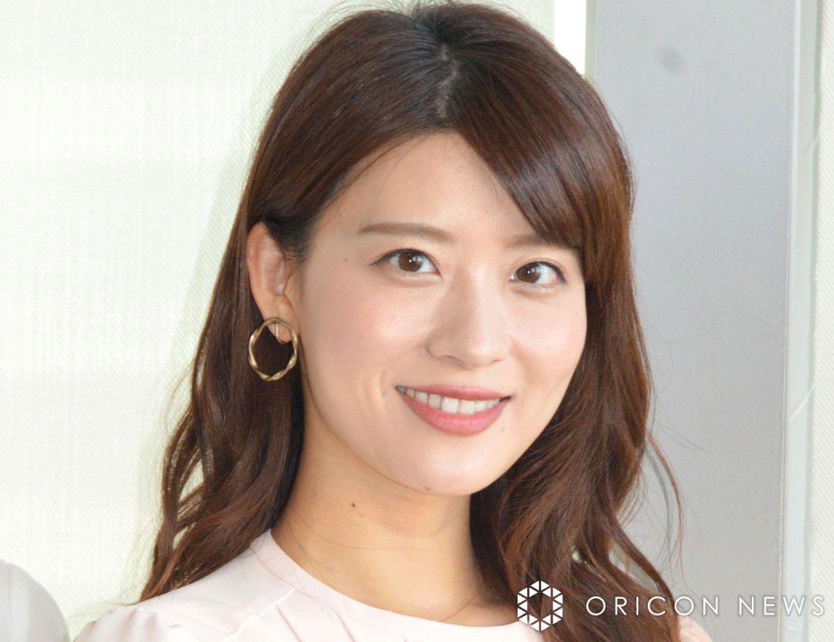 日テレ郡司恭子アナ、大人の秋コーデ＆背中チラ見せに「アナウンサー界を超えた お洒落番長」の声オリコンニュース ORICON NEWS