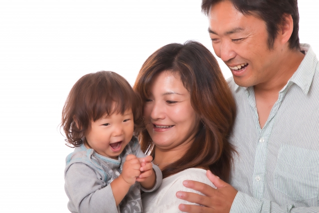 こんな部屋なら家族の会話もなくなっちゃうよ！」 風水第一人者が喝！ リビングに置いてはいけないものって？ 2025年最新風水