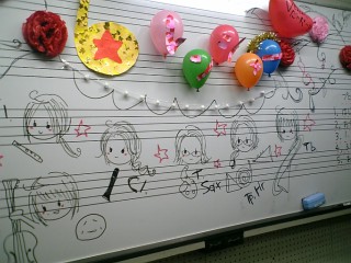 order〜 お世話になった吹奏楽部の先輩へのプレゼント との事で衣装とホルン🎶 喜んでもらえたかな♡🤭 オーダーありがとうございました✨吹奏楽ホルンアイシングクッキー クッキーicingcookies cookie オーダークッキー オーダー アイシングクッキー屋さん お