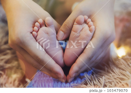 65,900点を超える赤ちゃん 足のストックフォト、写真、そしてロイヤリティフリーの画像 - iStock赤ちゃん 手, 赤ちゃん 日本人, 日常