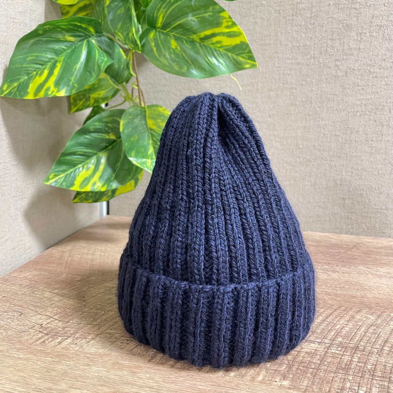 またまた可愛い帽子編みました‼︎ 大人も子供 小学生以上 も被れます♡ フリーサイズニット帽beaniecrochethatクロシェハットクロシェかぎ針編みかぎ針編み小物ニット帽コーデニット帽子手編み帽子キッズ帽子ハンドニット古着mixコーデ