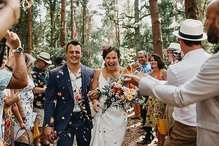 珍しい結婚式会場12選 電車に水族館、ライブハウスや山、お城でも！？その場所だからこそ叶うユニークな演出が最高！みんなのウェディングニュース