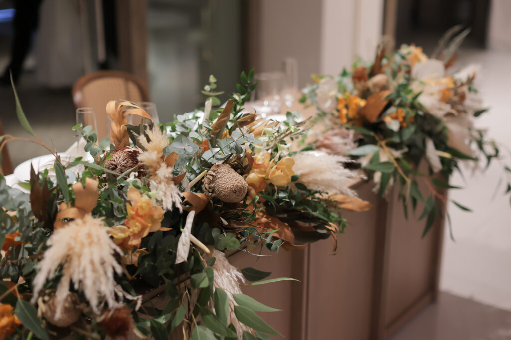 結婚式のフラワーコーディネート 春の終わり～夏の会場装花スタッフブログ大正ロマンな鎌倉の結婚式場・和婚ウェディングは萬屋本店