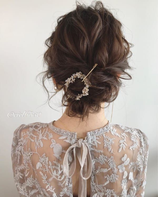 結婚式の髪型 親族としてお呼ばれ！年代別おすすめヘアスタイルと髪型マナーを紹介結婚ラジオ結婚スタイルマガジン