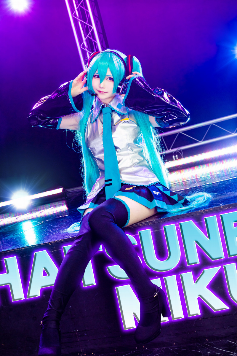 Miku Cosplay |