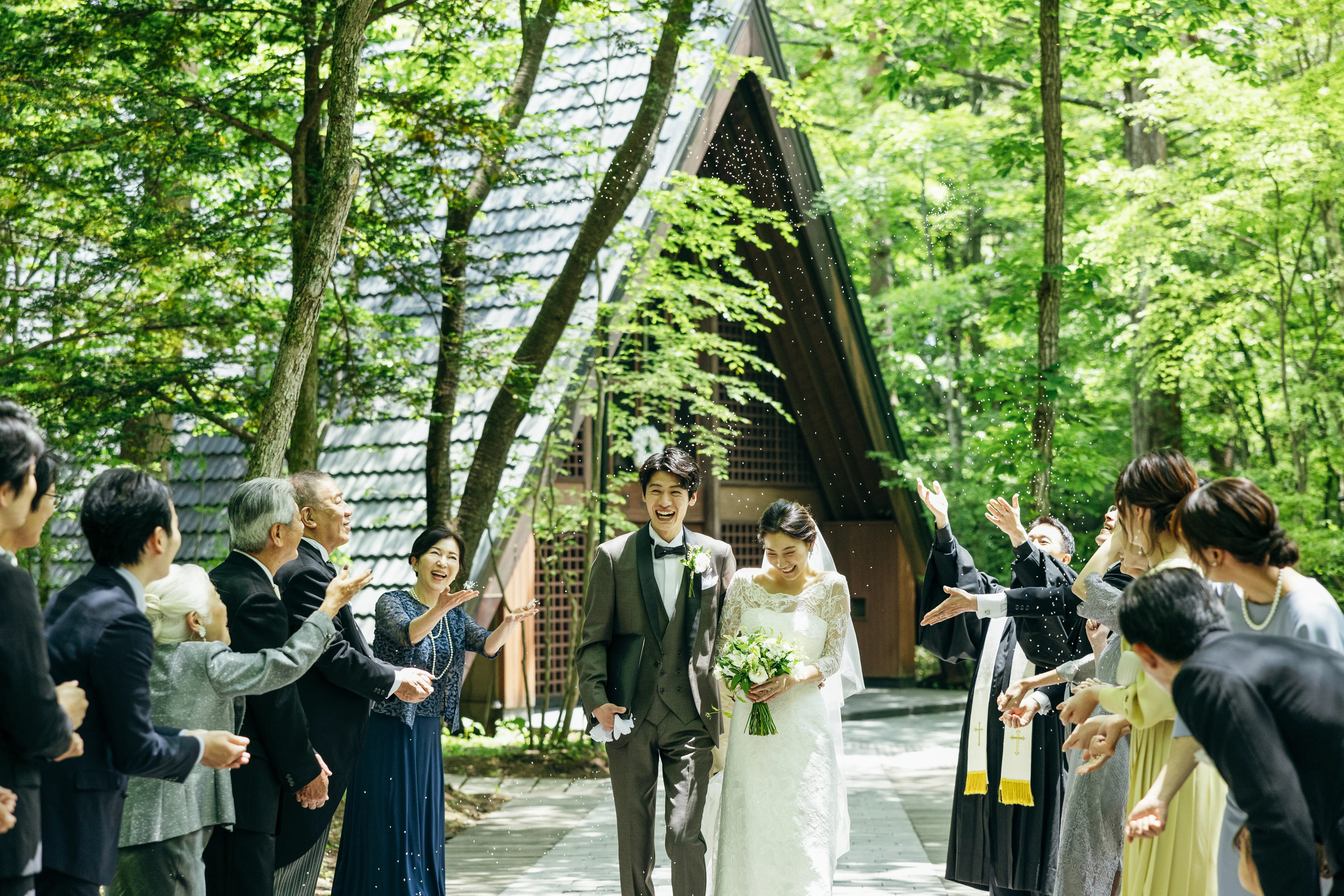 軽井沢フォトウェディング新婦様のお父さま所有の お馬さんと共に♡ photo @yuyamabe hair&makes @land_weddingflowers @studiorose01軽井沢フォト軽井沢フォトウェディング軽井沢前撮り軽井沢ブライダル軽井沢結婚式軽井沢ウェディング軽井沢婚