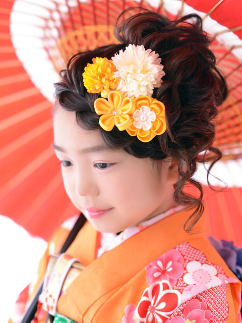 7歳・七五三の髪型 編み込みアレンジの魅力を紹介 - ハピリィフォトスタジオ