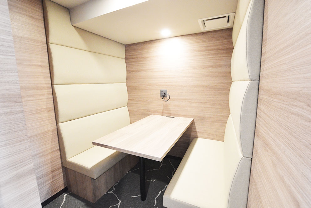 オフィスで使いやすいファミレスブースのデザインとは？TOPICS - From VIS株式会社ヴィス