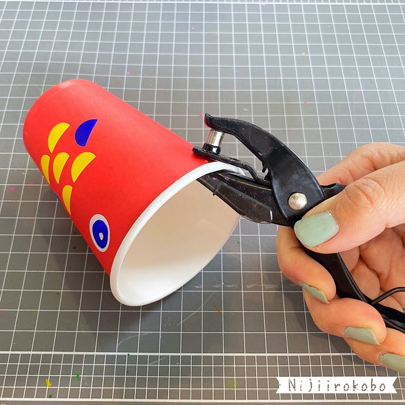 こどもの日 紙コップで簡単にできる手作りおもちゃ「こいのぼりけん玉」-工作 ASOPPA！レシピ - あそっぱ