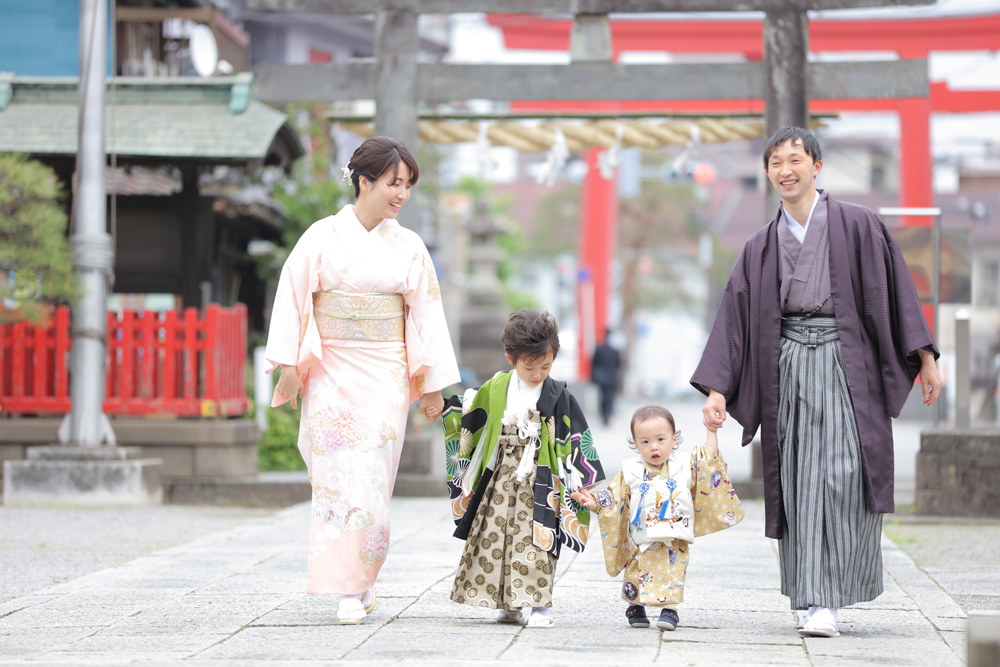 お子様の七五三、母親にふさわしい服装とは - 晴れ着の丸昌横浜店 晴れ着のアレコレ