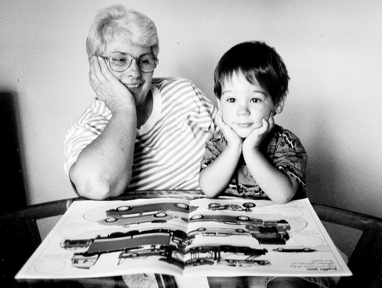 ばばばあちゃんシリーズのそりあそびの英語絵本