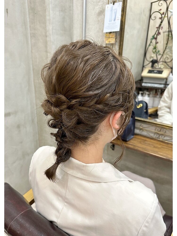 ヘアアレンジお呼ばれ結婚式ミディアムボブタイト金箔外ハネ暖色：L219826034ガーデンヨコハマ GARDENYOKOHAMA のヘアスタイルホットペッパービューティ