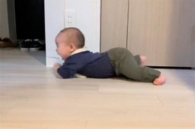 赤ちゃんのハイハイ、いつから？練習や原因、注意点を解説 – アルル保育園・曽野木アルル保育園